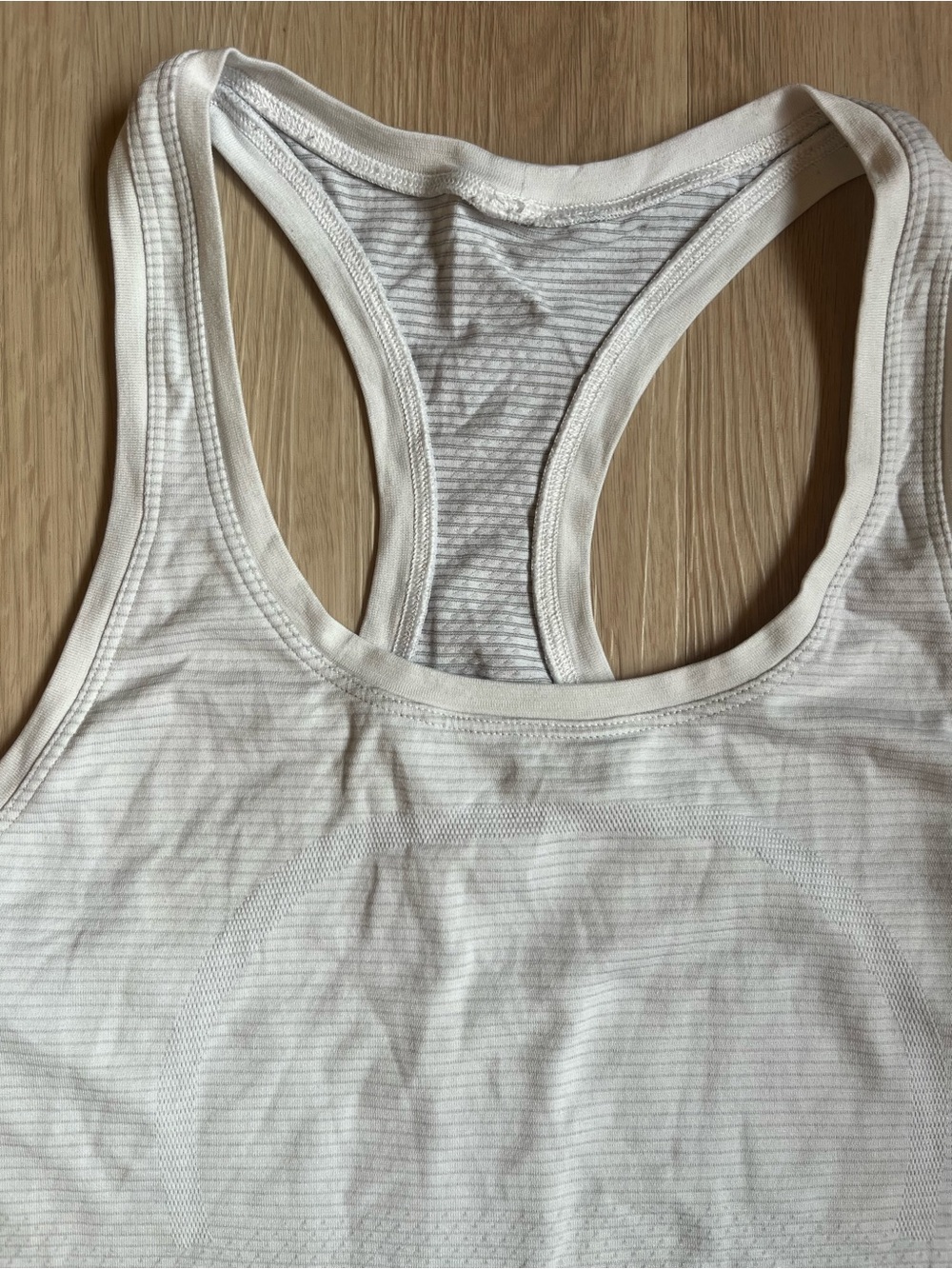 Lululemon White and Grey Swiftly Tech Cropped Racerback Tank Top -Women's size 6 - Picture 5 of 6